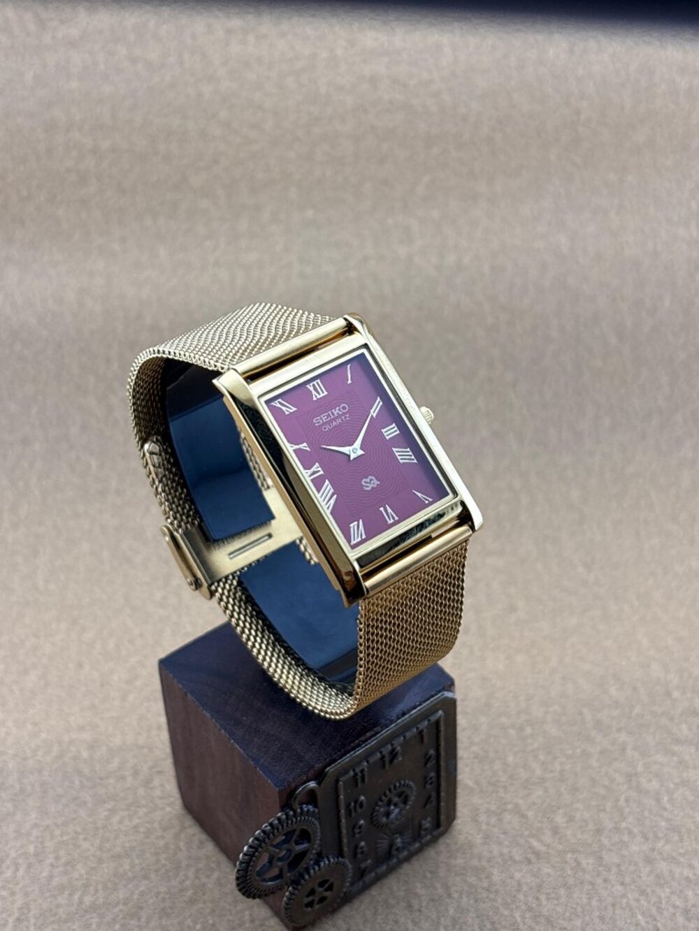 RED GOLD VINTAGE Seiko Vintage slim men's wristwatch